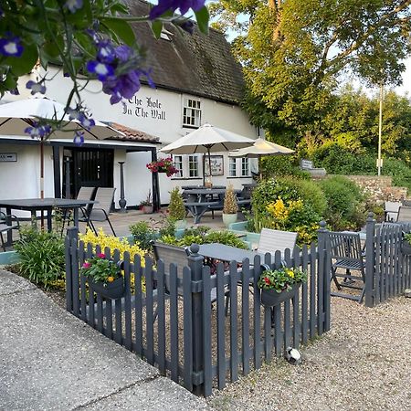 The Hole In The Wall Hotel Little Wilbraham Exterior foto